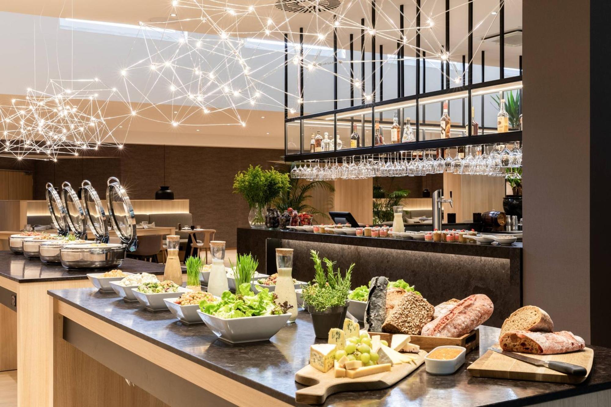 Ac Hotel By Marriott Berlin Humboldthain Park Exterior photo