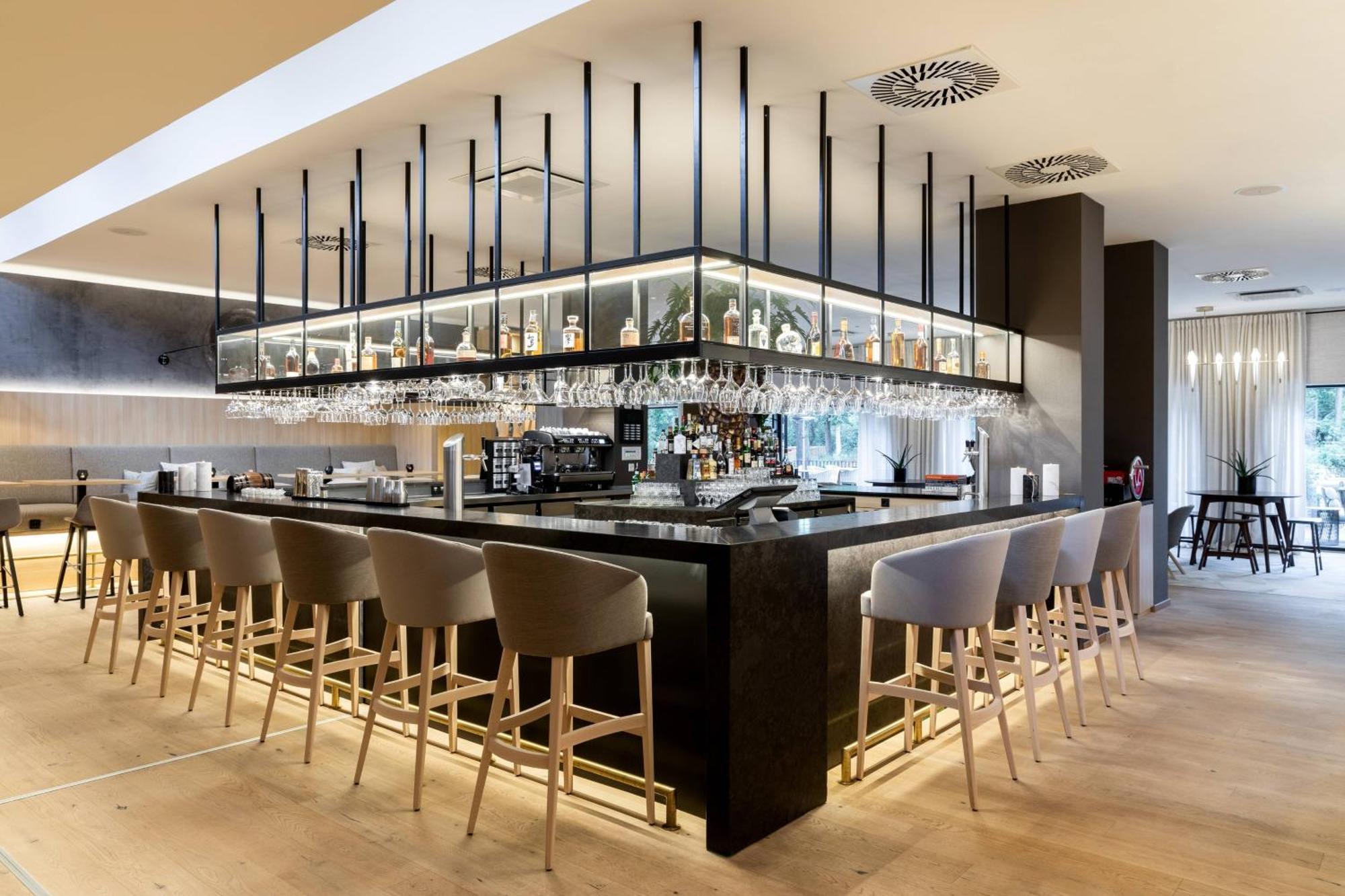 Ac Hotel By Marriott Berlin Humboldthain Park Exterior photo