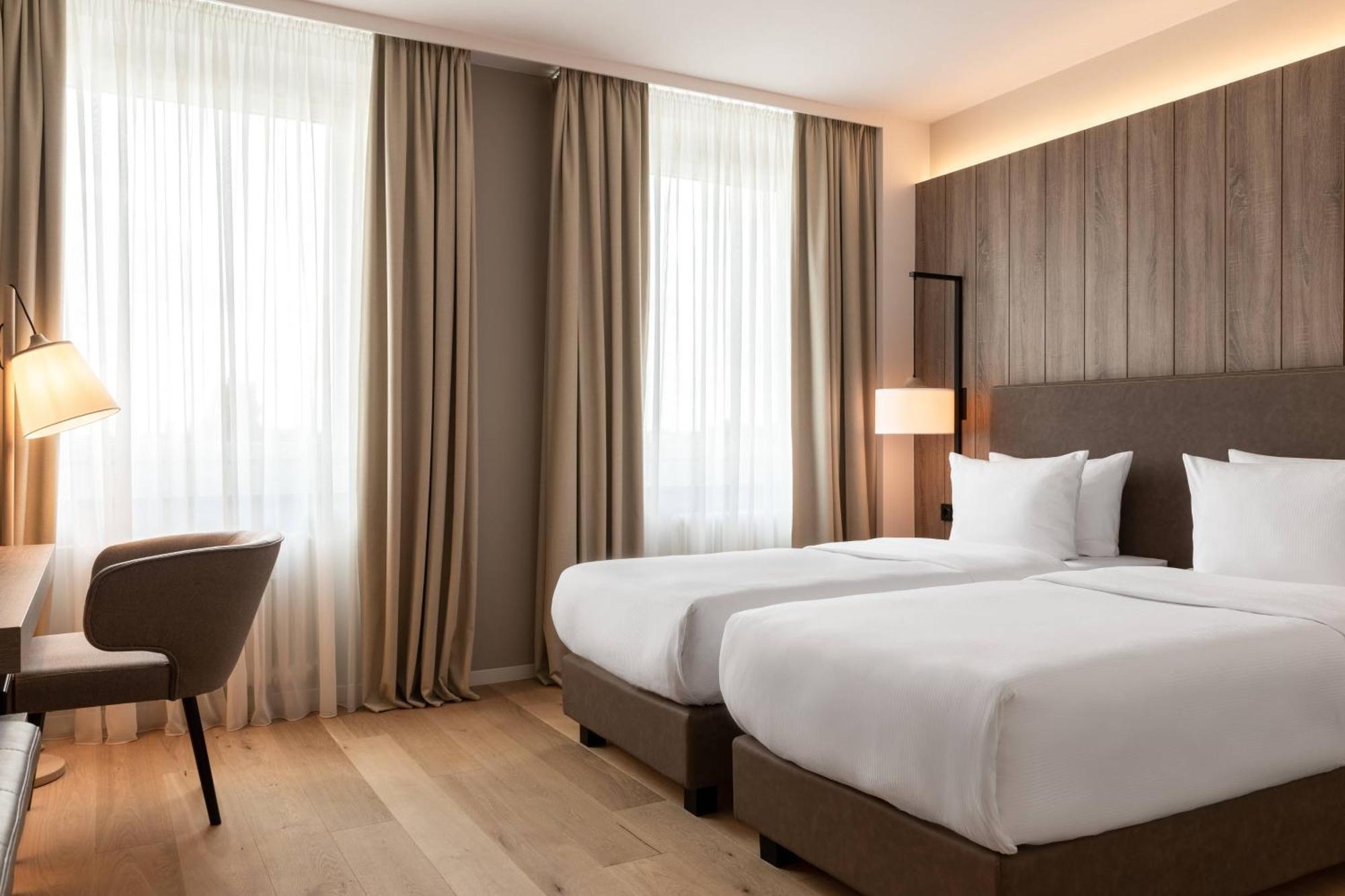 Ac Hotel By Marriott Berlin Humboldthain Park Exterior photo