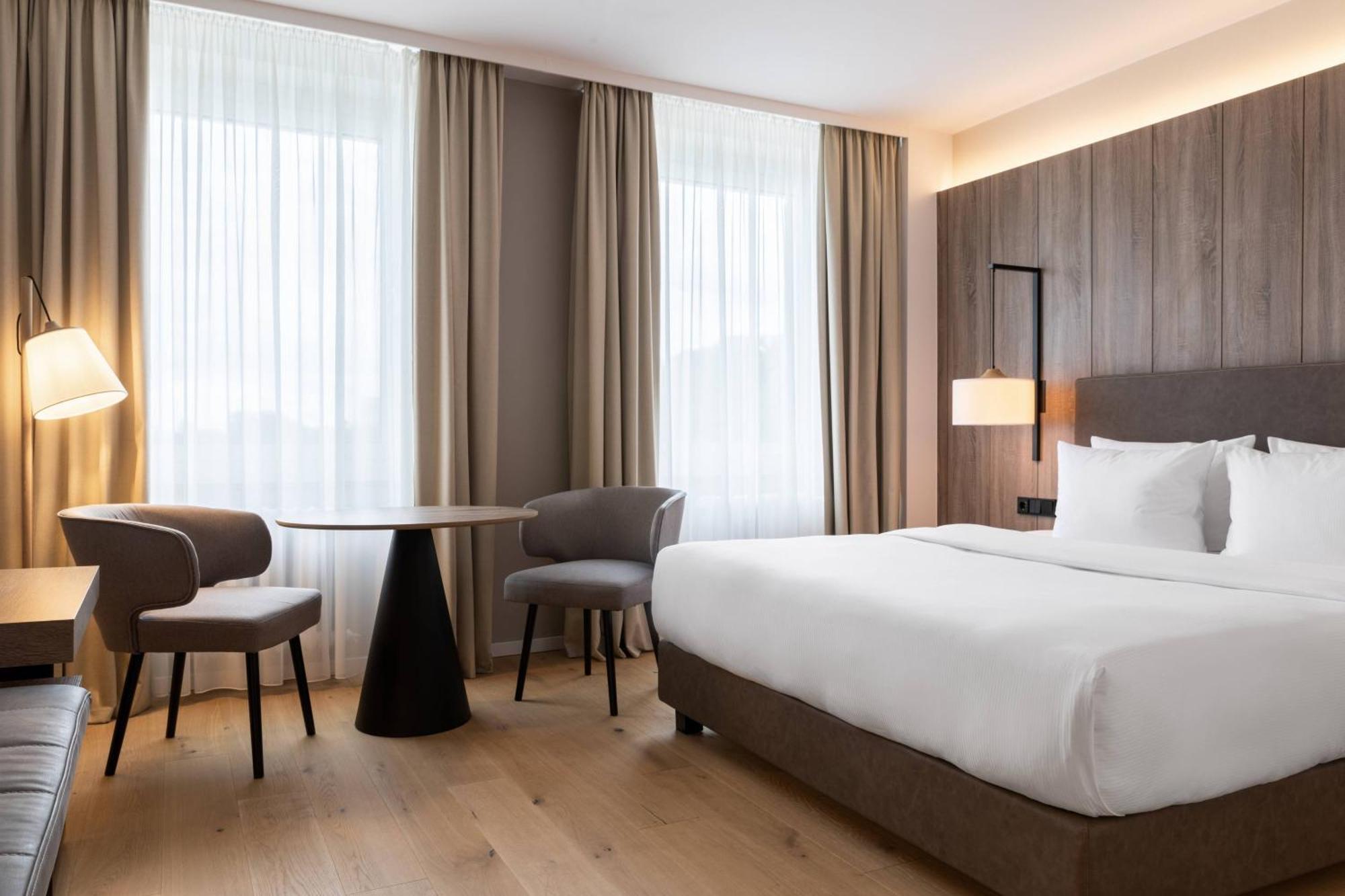 Ac Hotel By Marriott Berlin Humboldthain Park Exterior photo