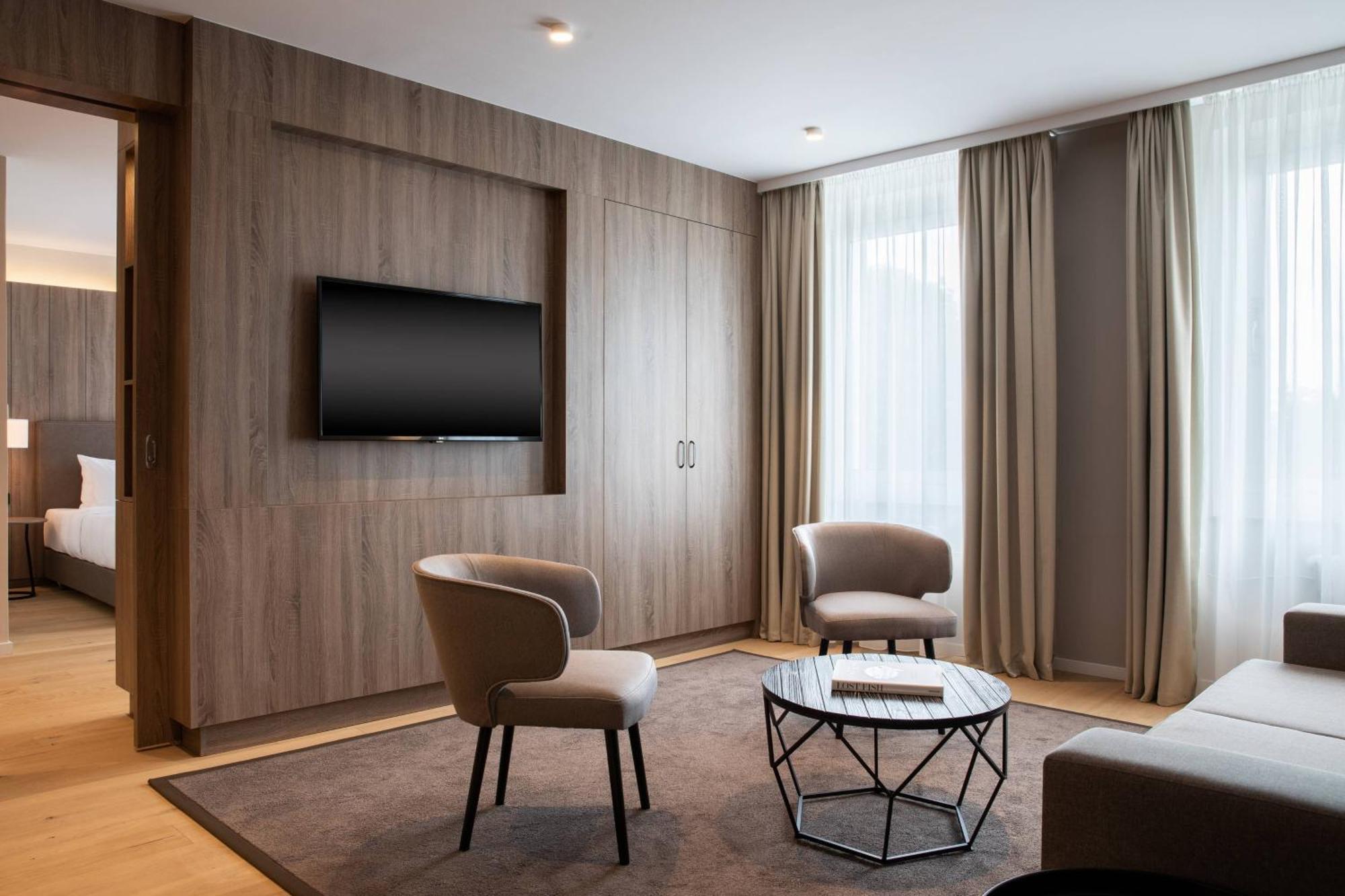 Ac Hotel By Marriott Berlin Humboldthain Park Exterior photo